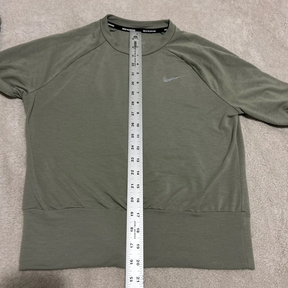 Nike Running Dri-FIT Top Womens XS Olive Green Thumbhole Long Sleeve 0585